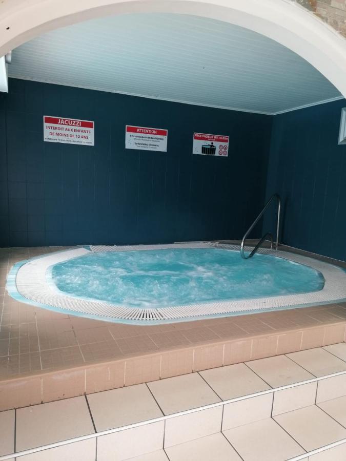 Mobil St Jean De Monts A166 Campsite *